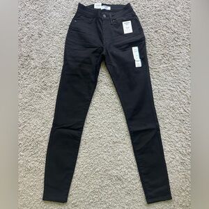Denizen from Levi's Women's Black Skinny Jeans NWT 6L/W28/L32